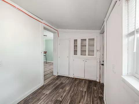 Entry Way - 1206 E Walnut St, Washington, IN 47501 photo 3 of 3