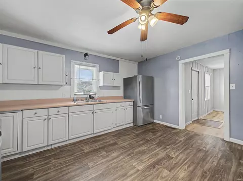 Entry Way - 1206 E Walnut St, Washington, IN 47501 photo 1 of 3