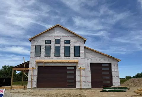 6552 N Tippy View Dr, Leesburg, IN 46538