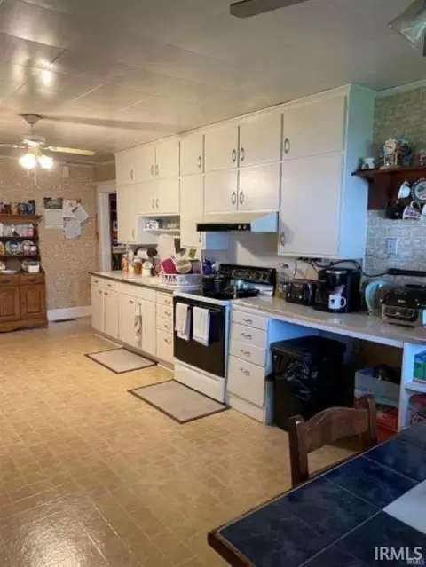 892 S Section St, Dugger, IN 47848 photo 3