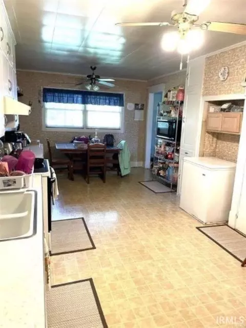 892 S Section St, Dugger, IN 47848 photo 2