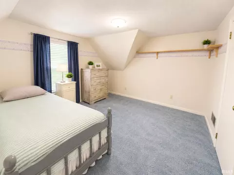 Bedroom - 129 E Grant St, Greentown, IN 46936 photo 6 of 9