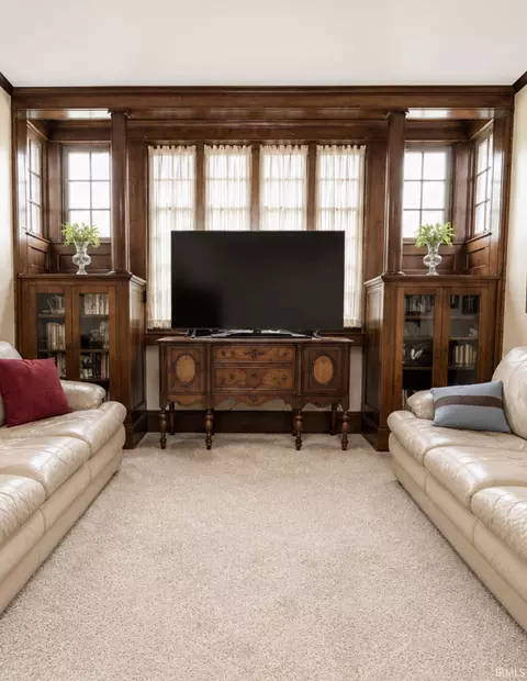 Living - 129 E Grant St, Greentown, IN 46936 photo 1 of 2