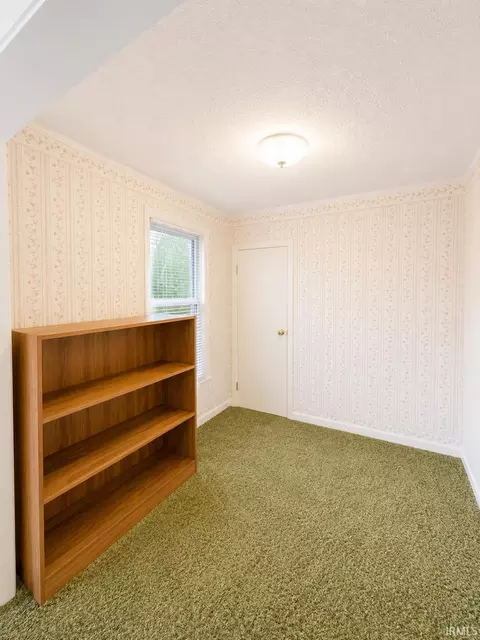 Bedroom - 129 E Grant St, Greentown, IN 46936 photo 4 of 9