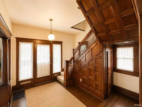 Entry Way - 129 E Grant St, Greentown, IN 46936 photo 2 of 6
