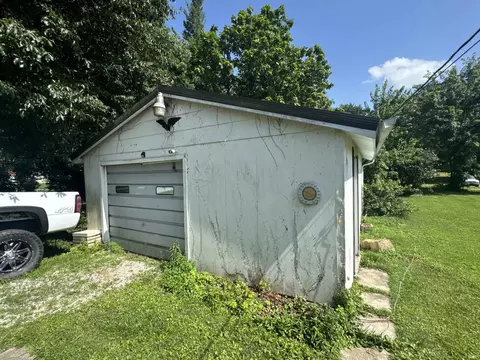 Exterior - 212 W Grissom Ave, Mitchell, IN 47446 photo 6 of 7