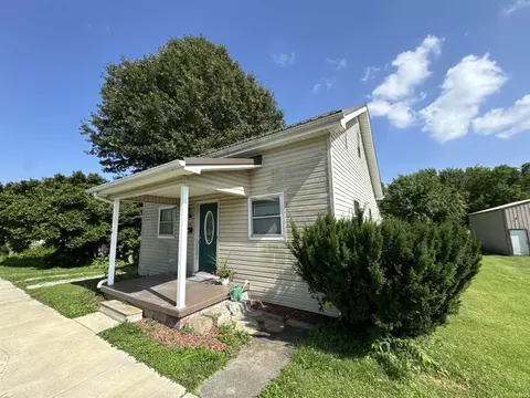 Exterior - 212 W Grissom Ave, Mitchell, IN 47446 photo 2 of 7