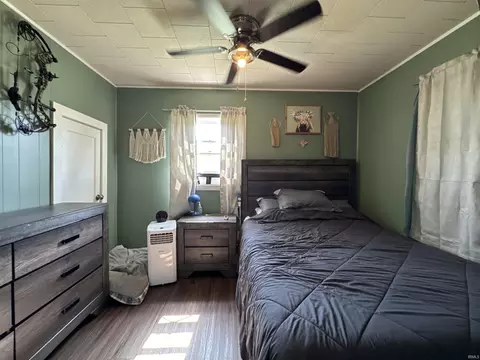 Bedroom - 212 W Grissom Ave, Mitchell, IN 47446 photo 3 of 5