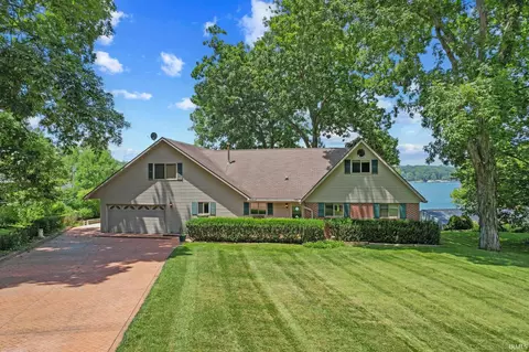 8819 E Southshore Dr, Unionville, IN 47468