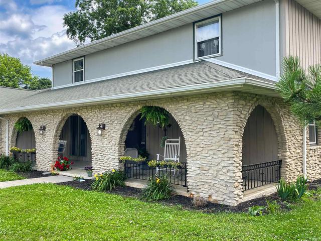 2004 N Westbrook Dr, Muncie, IN 47304