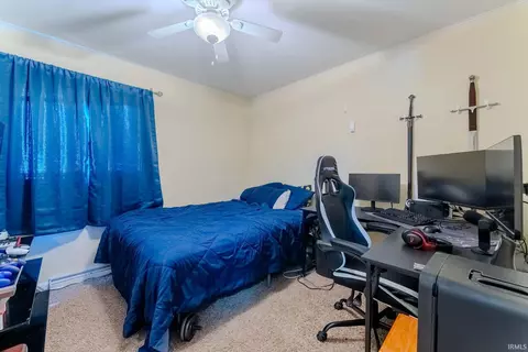 Bedroom - 876 Sunset Dr, Wabash, IN 46992 photo 3 of 3
