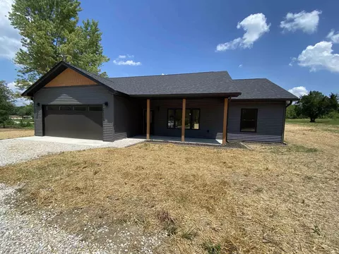 16 Trinton Ave, Bedford, IN 47421