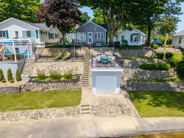 2385 W Sycamore Beach Rd, Angola, IN 46703