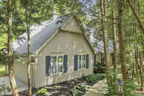3723 Capilano Dr, West Lafayette, IN 47906