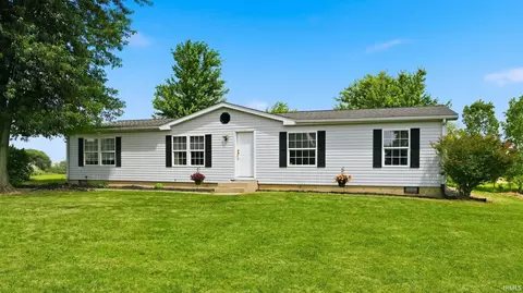 5634 E 700 S, Pierceton, IN 46562