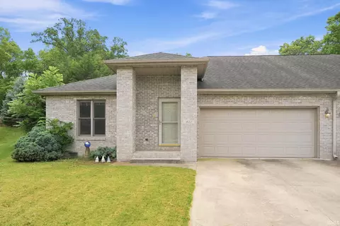 811 S Silverwood Rd, Muncie, IN 47304