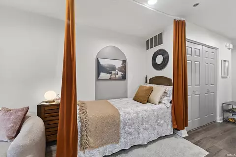 Bedroom - 4062 Eagle Bay Dr, Bloomington, IN 47401 photo 6 of 7