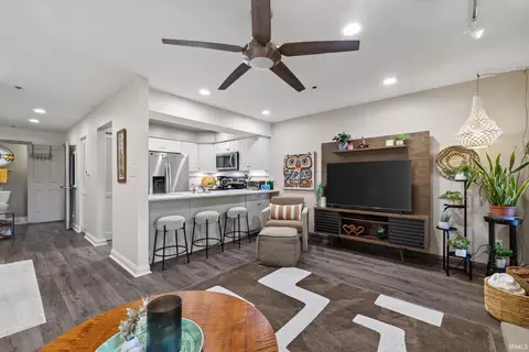 Living - 4062 Eagle Bay Dr, Bloomington, IN 47401 photo 3 of 5