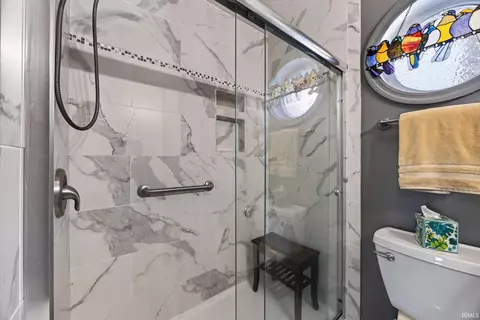 Bath - 4062 Eagle Bay Dr, Bloomington, IN 47401 photo 2 of 2