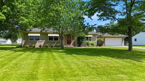 1802 Gillmore Dr, Fort Wayne, IN 46818