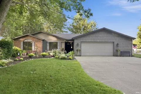 624 N Shore Dr, Kendallville, IN 46755