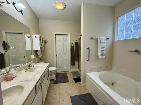 Bath - 4755 Donington Dr, Bloomington, IN 47401 photo 2 of 4