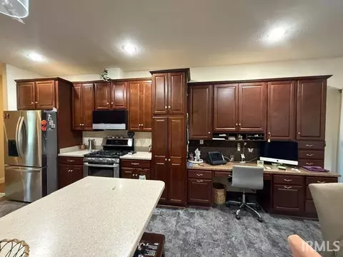 Kitchen - 4755 Donington Dr, Bloomington, IN 47401 photo 2 of 4