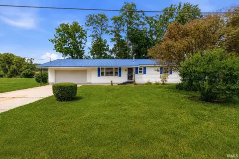 18441 Wee Acres Dr, Bristol, IN 46507