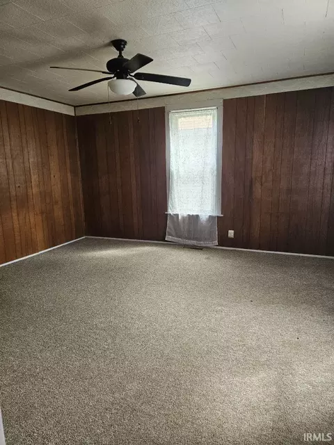 319 W Vine St, Mitchell, IN 47446 photo 4