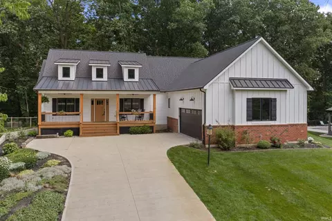 56070 Dana Dr, Bristol, IN 46507