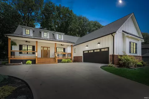 56070 Dana Dr, Bristol, IN 46507