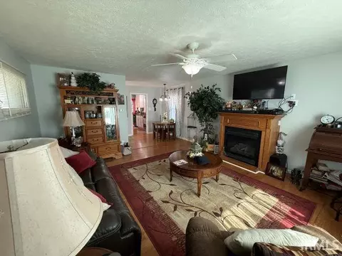 716 W Oak St, Mitchell, IN 47446 photo 6