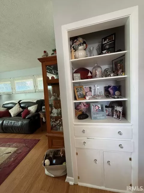 716 W Oak St, Mitchell, IN 47446 photo 5