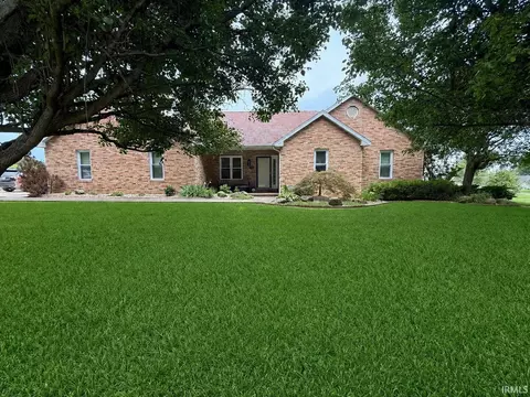 4 White Ridge Ct, Washington, IN 47501