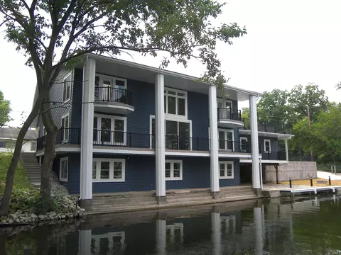 2906 E Armstrong Rd, Leesburg, IN 46538