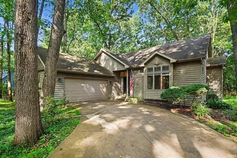 51171 Streamwood Dr, Granger, IN 46530