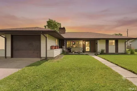 2606 Bolton Dr, Fort Wayne, IN 46805