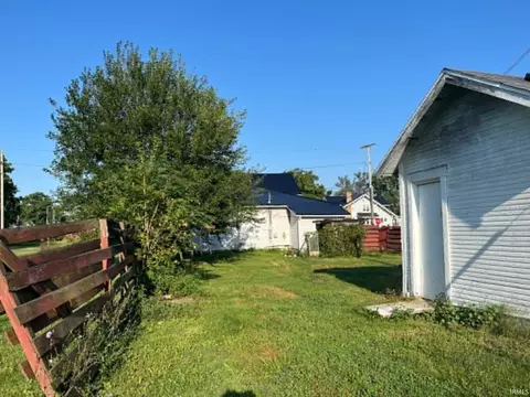 Exterior - 407 E Washington St, Dunkirk, IN 47336 photo 7 of 9