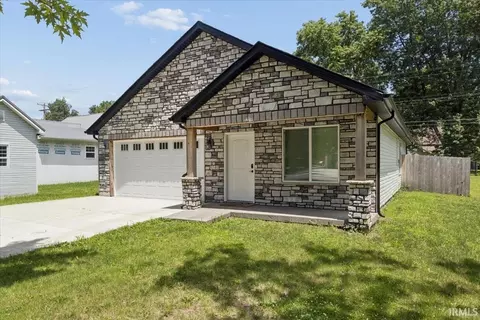 105 N Railroad St, Colfax, IN 46035