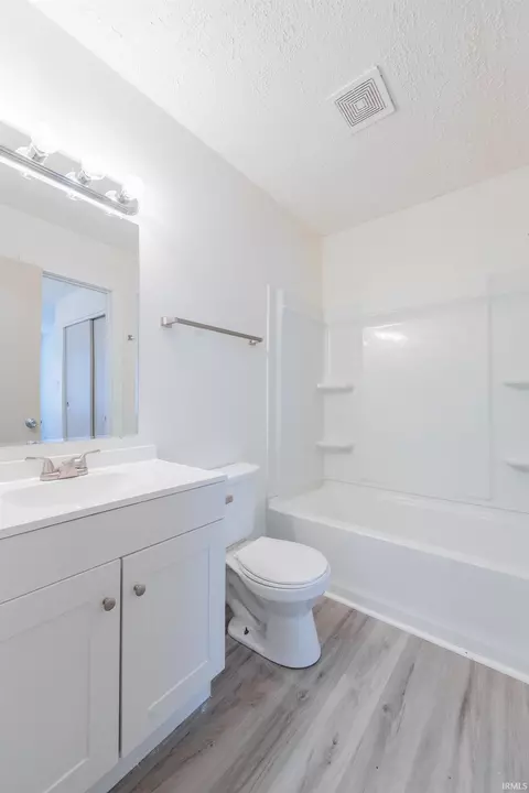 Bath - 563 E Graham Pl, Bloomington, IN 47401 photo 5 of 7
