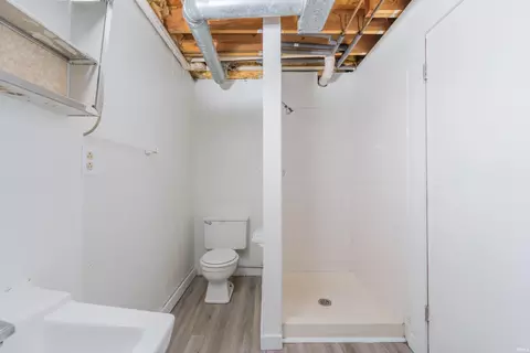 Bath - 563 E Graham Pl, Bloomington, IN 47401 photo 7 of 7
