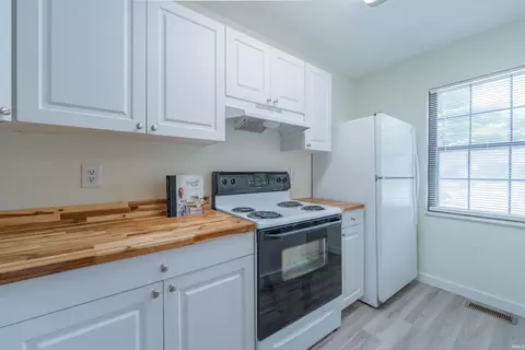 Kitchen - 563 E Graham Pl, Bloomington, IN 47401 photo 3 of 5