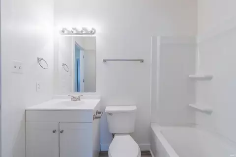 Bath - 563 E Graham Pl, Bloomington, IN 47401 photo 3 of 7