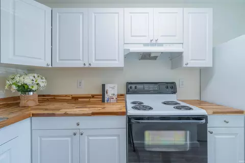 Kitchen - 563 E Graham Pl, Bloomington, IN 47401 photo 2 of 5