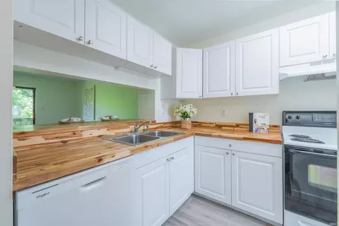 Kitchen - 563 E Graham Pl, Bloomington, IN 47401 photo 4 of 5