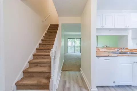Entry Way - 563 E Graham Pl, Bloomington, IN 47401 photo 2 of 4