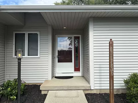 1830 E Thornton Dr, Bloomington, IN 47401 photo 2