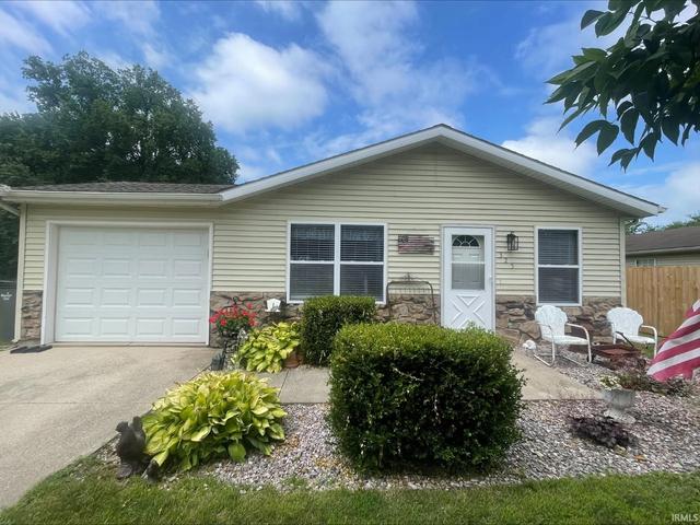325 W Elm St, Millersburg, IN 46543
