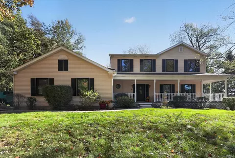 51976 Westwood Forest Dr, South Bend, IN 46628