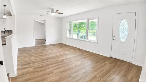 Living - 277 S 500 E, Marion, IN 46952 photo 2 of 3